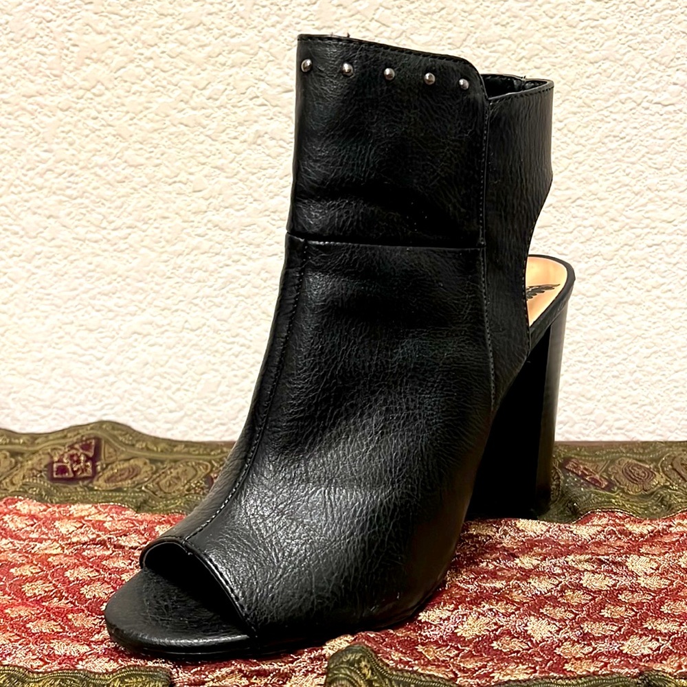 Penny Loves Kenny Size 8 Black Open Heal, Zip up Studded Ankle Boots Like New